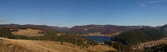 Široká panoráma z Dobšinského kopca.